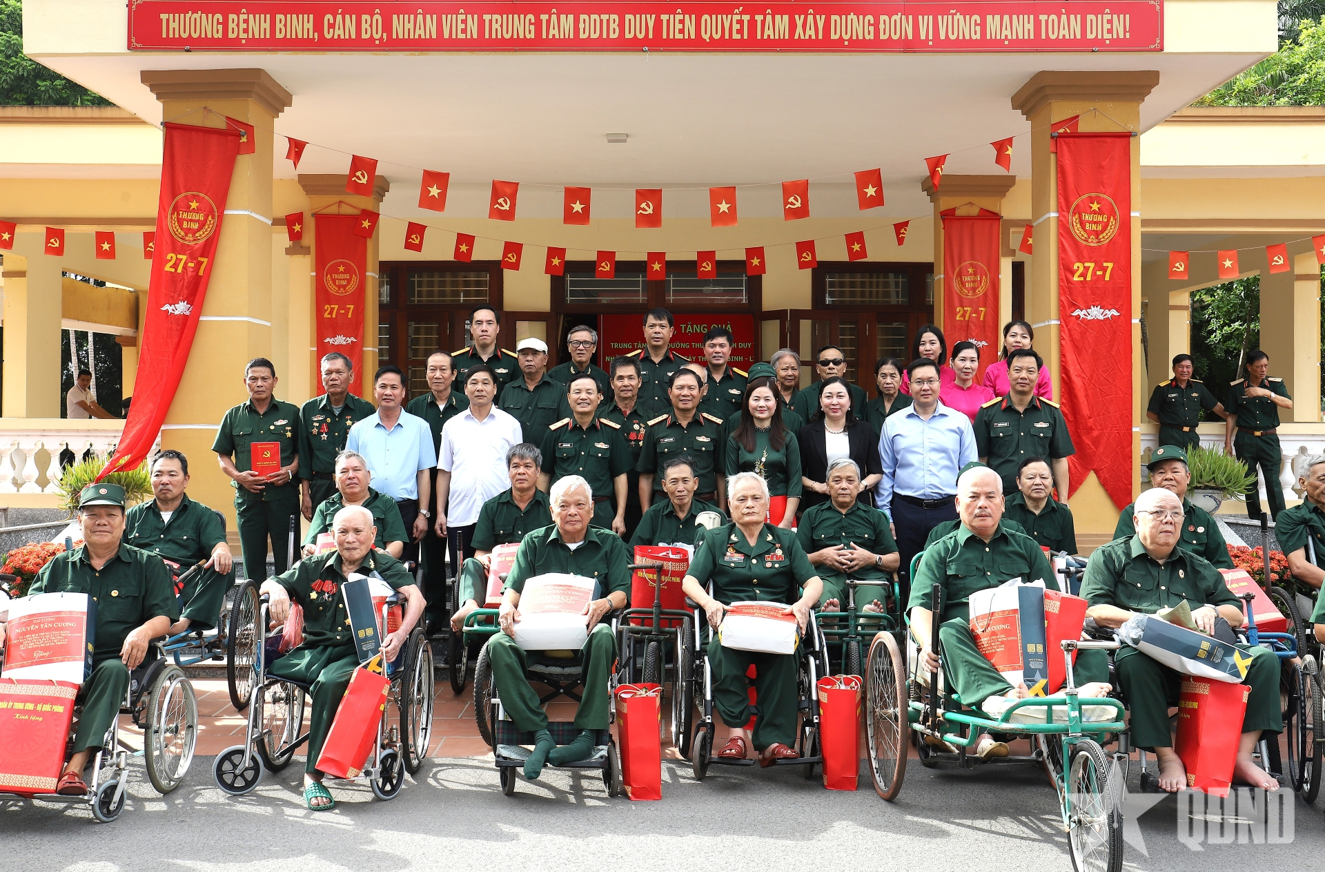Đại tướng Nguyễn Tân Cương tri ân các thương, bệnh binh, gia đình chính sách tại tỉnh Ninh Bình